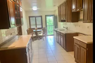 1 Willowbrook Ln, Freeport, NY 11520 - Photo 5