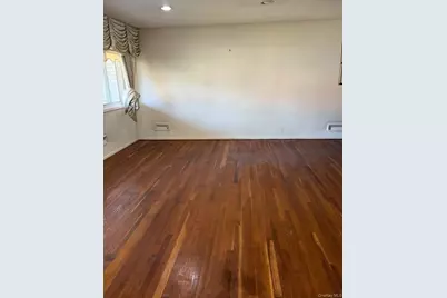 1 Willowbrook Lane, Freeport, NY 11520 - Photo 11