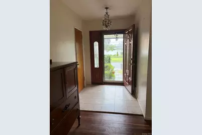 1 Willowbrook Lane, Freeport, NY 11520 - Photo 3