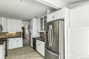 58 Pasadena Dr, Plainview, NY 11803 - Photo 11