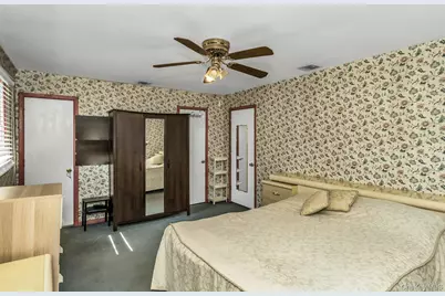 58 Pasadena Drive, Plainview, NY 11803 - Photo 15