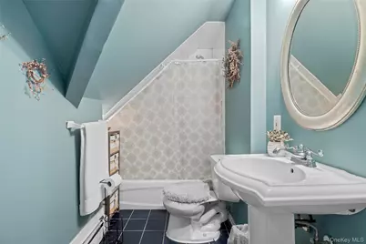 6 Downhill Lane, Wantagh, NY 11793 - Photo 15