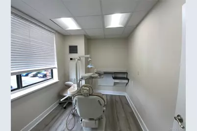 26234 Grand Central Parkway, Floral Park, NY 11005 - Photo 7