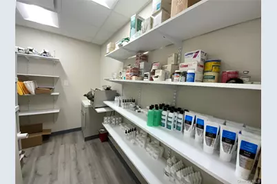 26234 Grand Central Parkway, Floral Park, NY 11005 - Photo 9