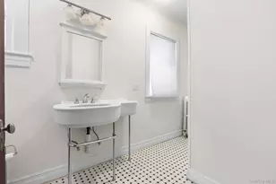 230 Van Cortlandt Park Ave, Yonkers, NY 10705 - Photo 21