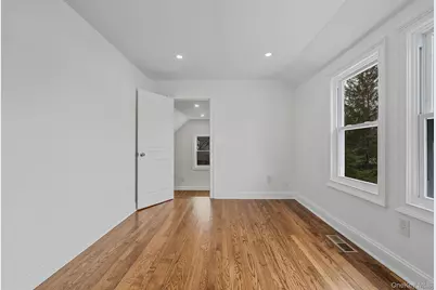 255 Moore Avenue, Freeport, NY 11520 - Photo 29