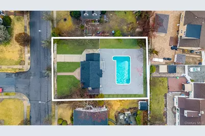 255 Moore Avenue, Freeport, NY 11520 - Photo 39
