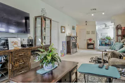 279 Augusta Drive, Medford, NY 11763 - Photo 7