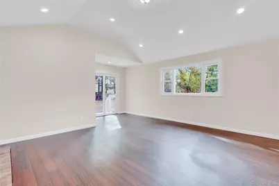 116 E Woodside Avenue, Patchogue, NY 11772 - Photo 15