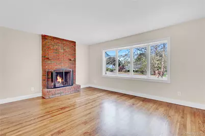 116 E Woodside Avenue, Patchogue, NY 11772 - Photo 7