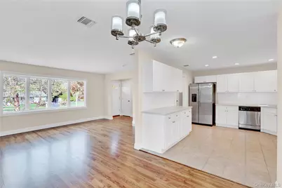 116 E Woodside Avenue, Patchogue, NY 11772 - Photo 11