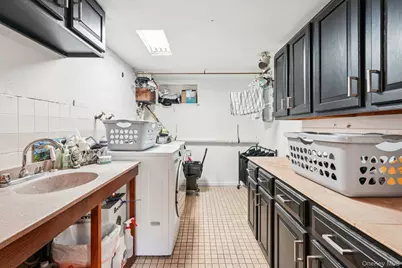 215 Rose Road, West Nyack, NY 10994 - Photo 35