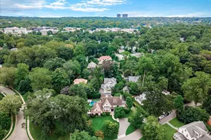 14 Magnolia Dr, Great Neck, NY 11021 - Photo 7