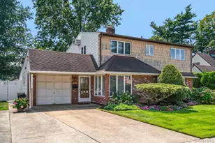 12 Coachman Ln, Levittown, NY 11756 - Photo 3