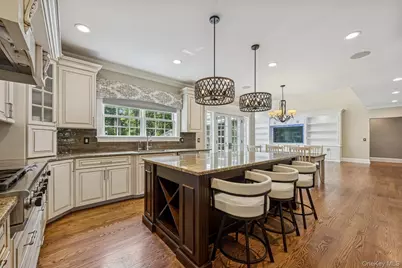 33 Bacon Road, Saint James, NY 11780 - Photo 11