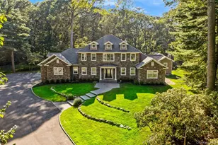 33 Bacon Rd, Saint James, NY 11780 - Photo 3