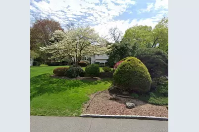 10 Vanad Drive, East Hills, NY 11576 - Photo 1