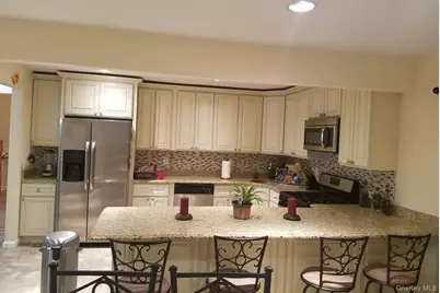 170 Root Avenue, Central Islip, NY 11722 - Photo 25