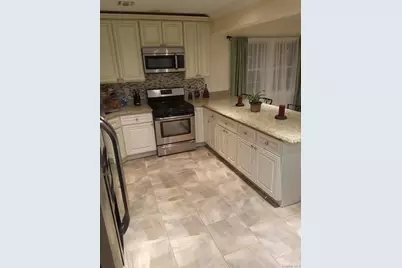 170 Root Avenue, Central Islip, NY 11722 - Photo 27