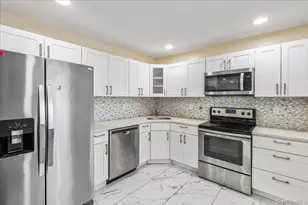 159 Spring Ln, Levittown, NY 11756 - Photo 11