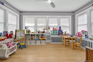 20 Hendrick Ave, Glen Cove, NY 11542 - Photo 15