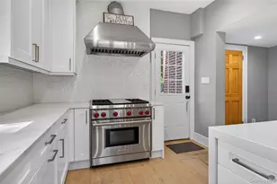 20 Hendrick Ave, Glen Cove, NY 11542 - Photo 13