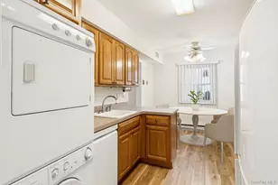 102 Gotham Way, Saint James, NY 11780 - Photo 11