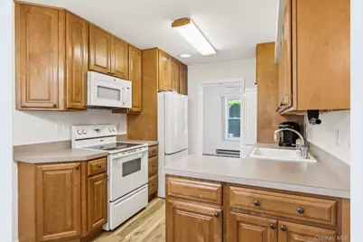 102 Gotham Way, Saint James, NY 11780 - Photo 7