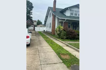 221 E Dean Street, Freeport, NY 11520 - Photo 3