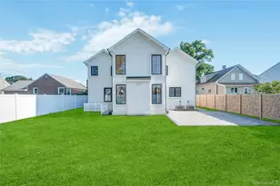 2497 Tonquin St, East Meadow, NY 11554 - Photo 3