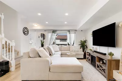 40 Raily Ct, New York, NY 10312 - Photo 5