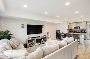 40 Raily Ct, New York, NY 10312 - Photo 3