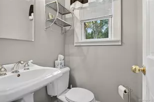 49 Country Rd, Medford, NY 11763 - Photo 11