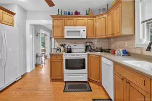 49 Country Rd, Medford, NY 11763 - Photo 13