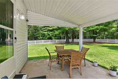 49 Country Road, Medford, NY 11763 - Photo 23