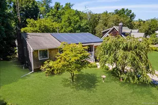 10 Strawberry Ln, Shelter Island, NY 11964 - Photo 3