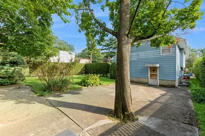 635 Hempstead Avenue, West Hempstead, NY 11552 - Photo 15