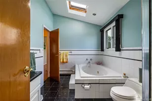 27 Beverly Rd, Farmingdale, NY 11735 - Photo 19