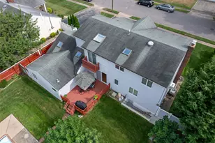 27 Beverly Rd, Farmingdale, NY 11735 - Photo 39