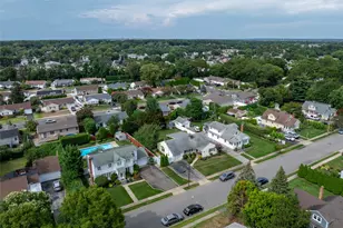 27 Beverly Rd, Farmingdale, NY 11735 - Photo 33