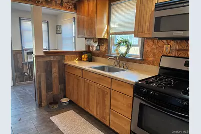 1529 Carl Avenue, Holbrook, NY 11741 - Photo 5