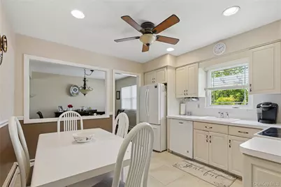 7 Mark Lane, Farmingville, NY 11738 - Photo 5