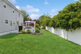 7 Mark Ln, Farmingville, NY 11738 - Photo 29