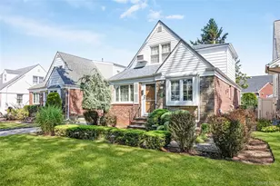 15 Stewart Ave, Garden City, NY 11530 - Photo 3