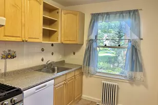 3 Edwards St, Roslyn Heights, NY 11577 - Photo 3