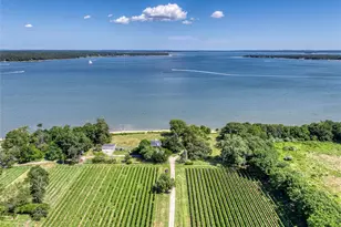 59600 Main Rd, Southold, NY 11971 - Photo 17