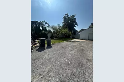 92 Leonard Avenue, Freeport, NY 11520 - Photo 9