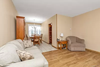 154 Park Avenue, Williston Park, NY 11596 - Photo 5