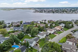 308 Sunset Blvd, Massapequa, NY 11758 - Photo 39