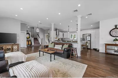 308 Sunset Boulevard, Massapequa, NY 11758 - Photo 17